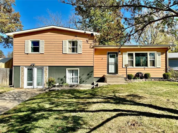 706 Franklin Ave, Knob Noster, MO 65336