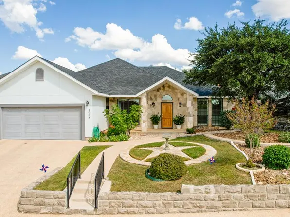 2004 Athens Ave N, Kerrville, TX 78028