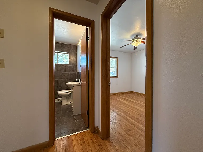 1131 E Elm St #1 — Photo 4