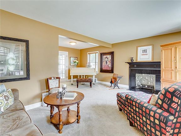 5th image of 1451 Crest Ave