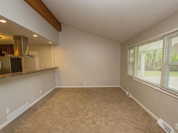 3rd image of 16004 Briarwood Ln