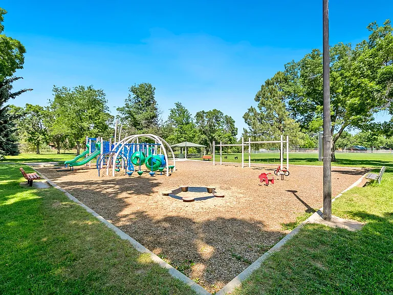 501 Cornell Ave — Photo 17
