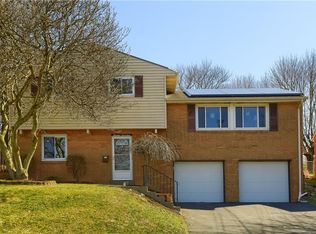 1417 Raven Dr, Pittsburgh, PA