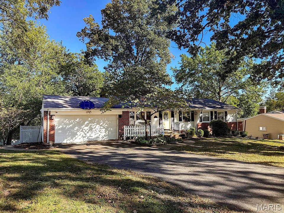 1st image of 25 Fawnwood Dr