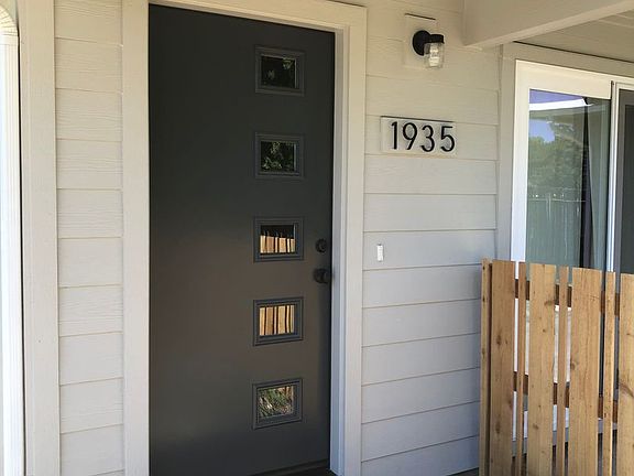 2nd image of 1935 NW Hayes Ave #0