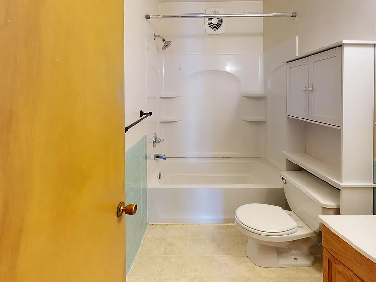 713 Stanton Ave — Photo 7