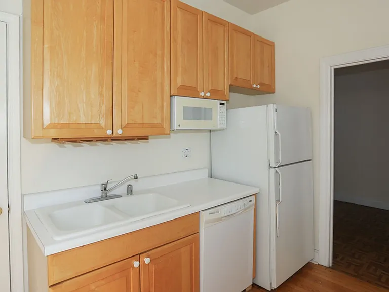 3846 N Southport Ave — Photo 14