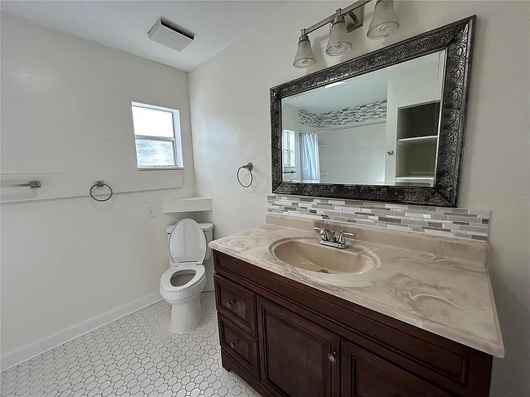 3304 NW 20th St — Photo 24