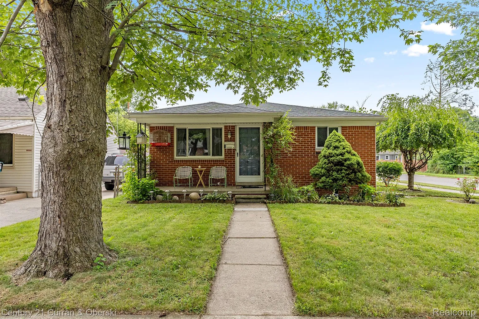 17127 Euclid Ave photo 1