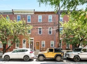 2032 Bainbridge St, Philadelphia, PA