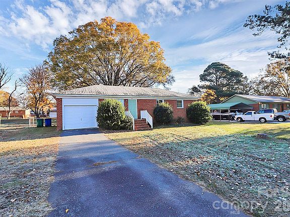 2nd image of 3201 Smith Farm Rd