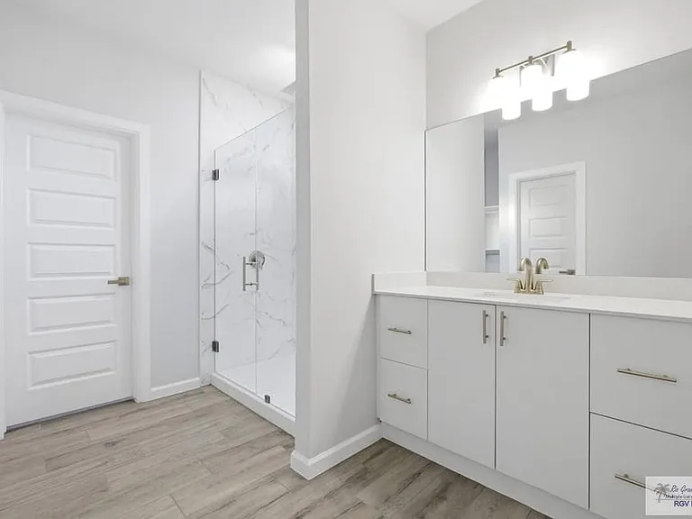 1604 Clinton St #2 — Photo 7