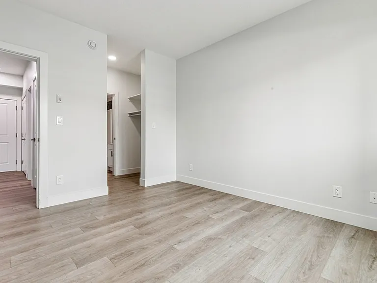 823 Daniels Way SW — Photo 41