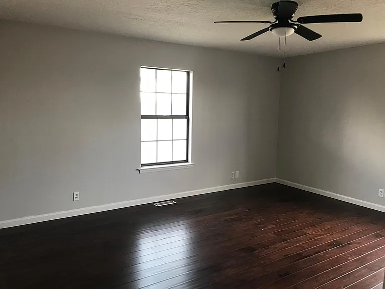 309 Cedarview Dr — Photo 14