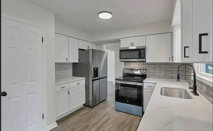 11715 Village Way Dr — Photo 8