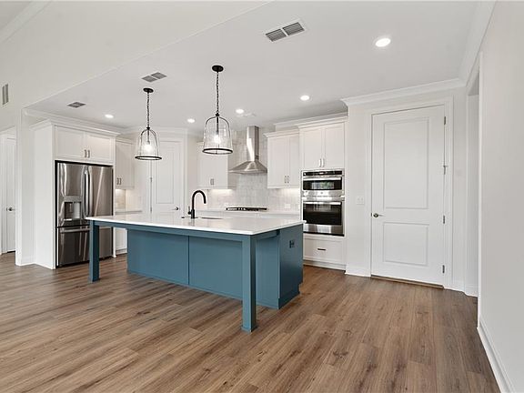 7th image of this home