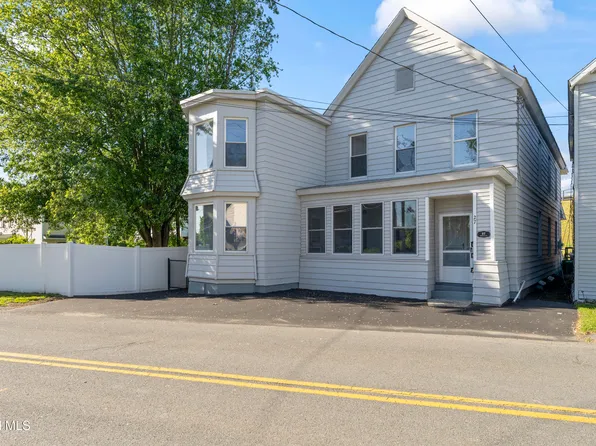 27 Mohawk Avenue, Waterford, NY 12188