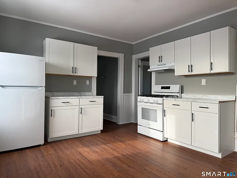 130 West Ave #3 — Photo 1