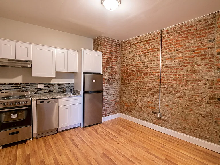 1126 E Passyunk Ave — Photo 3