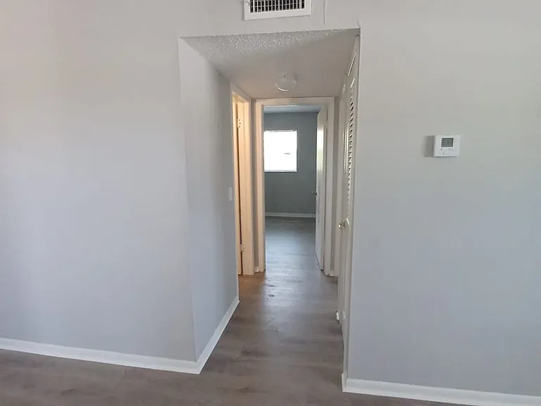 1015 NE 17th Ave — Photo 8