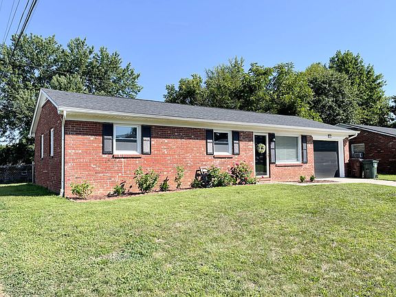 3rd image of 111 Queensway Dr