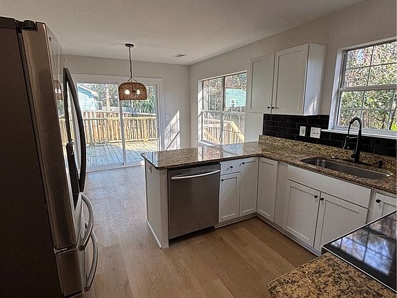 4th image of 236 Hoylake Ct