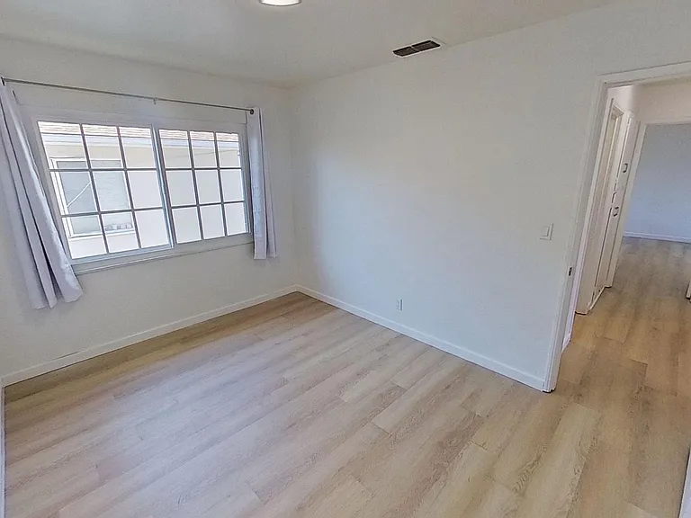 2839 State St — Photo 11