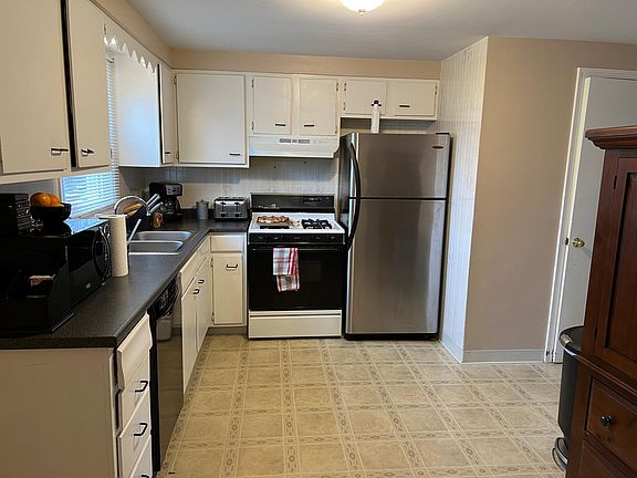 3rd image of 56 Berehaven Dr #1