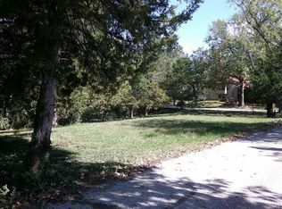 563 Karen Dr, Hillsboro, MO 63050