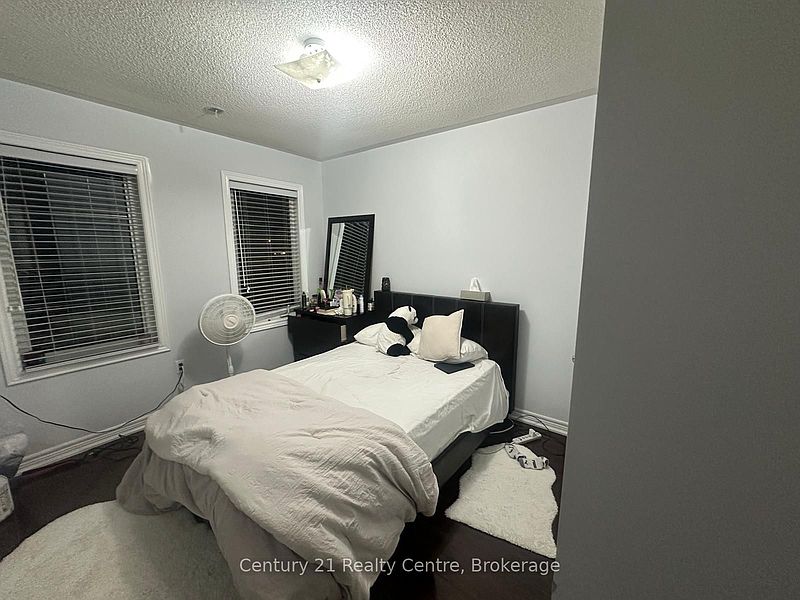 Brampton House for rent - 3 Bedrooms — photo 7