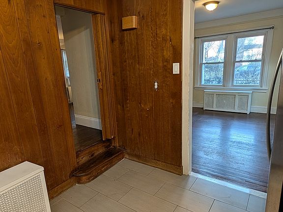 kitchen, towards dinning room