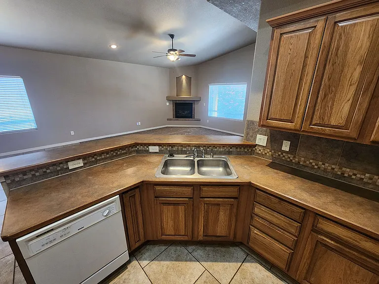 2777 Conventry 2777 Coventry — Photo 13