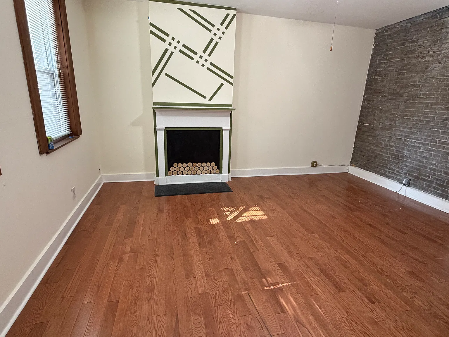 2 bed, $1,400 — Photo 2