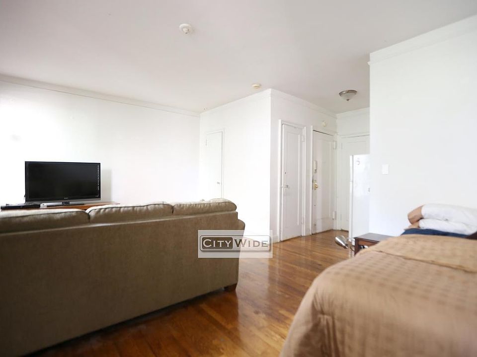 2nd image of 401 E 58th St APT C6