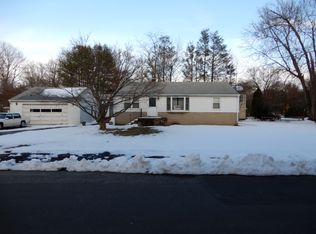 310 Fairland Dr, Fairfield, CT 06825