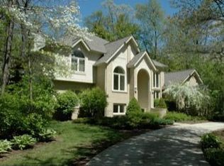 3526 Oakleaf Dr, West Bloomfield, MI