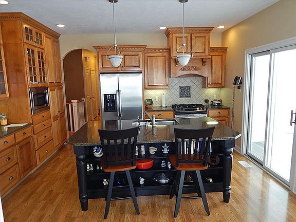 5th image of 4226 Greenly St
