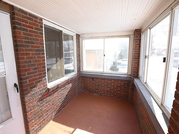 3rd image of 21178 La Salle Blvd