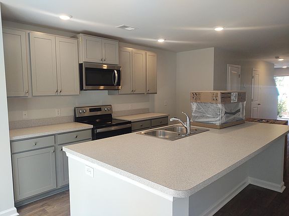 4th image of 173 Rosefield Ct