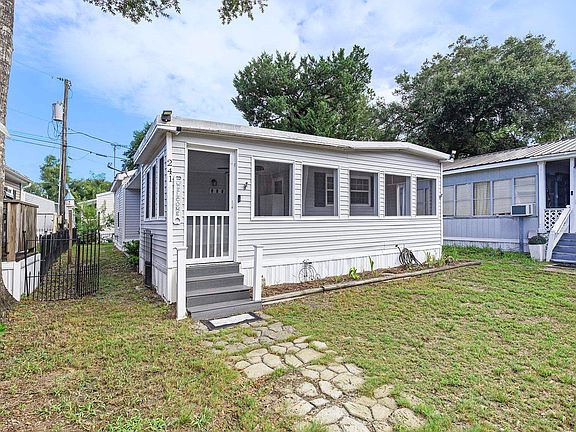 3rd image of 9700 Kings Rd. #241