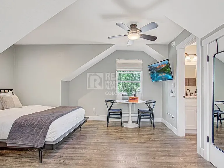 2110 W Pikes Peak Ave #B — Photo 7