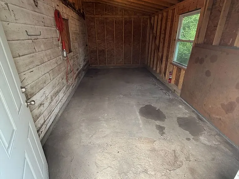389 Boynton St — Photo 11