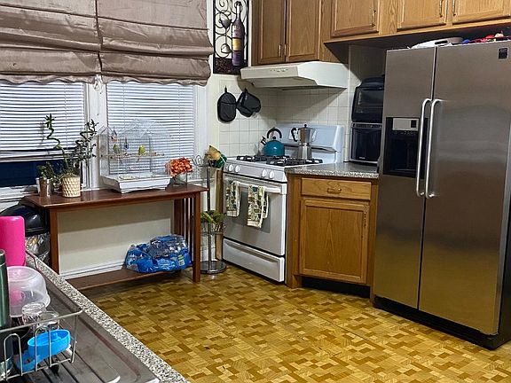 4th image of 125 Burhans Ave