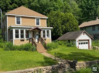 104 Old Lake Colby Rd, Saranac Lake, NY 12983