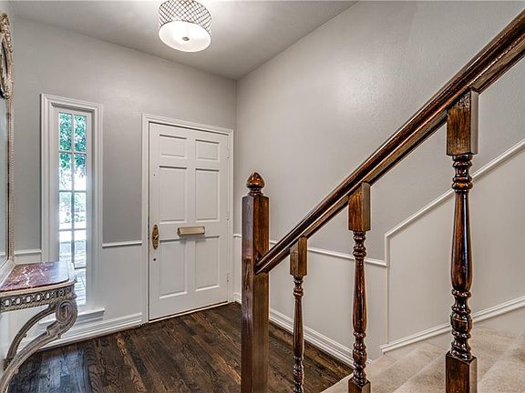 2nd image of 4116 Lovers Ln