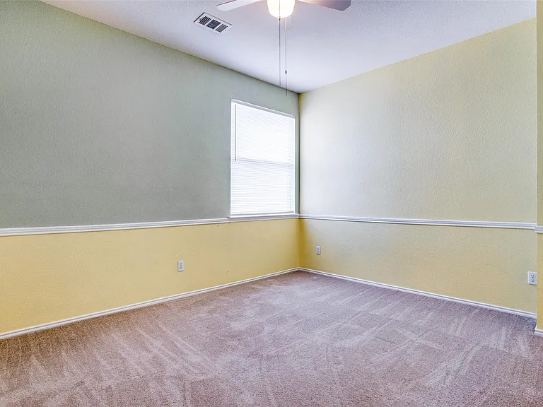 1402 Sunshine Dr — Photo 34
