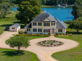 427 Natty Point Ln, Kilmarnock, VA 22482