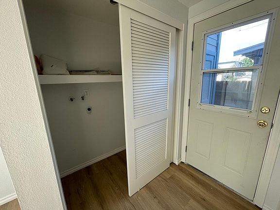 4th image of 1015 Portola Ave #A