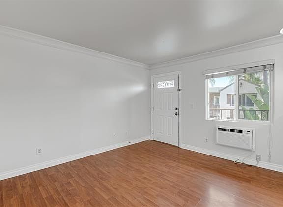3rd image of 800 N Mollison Ave N #36