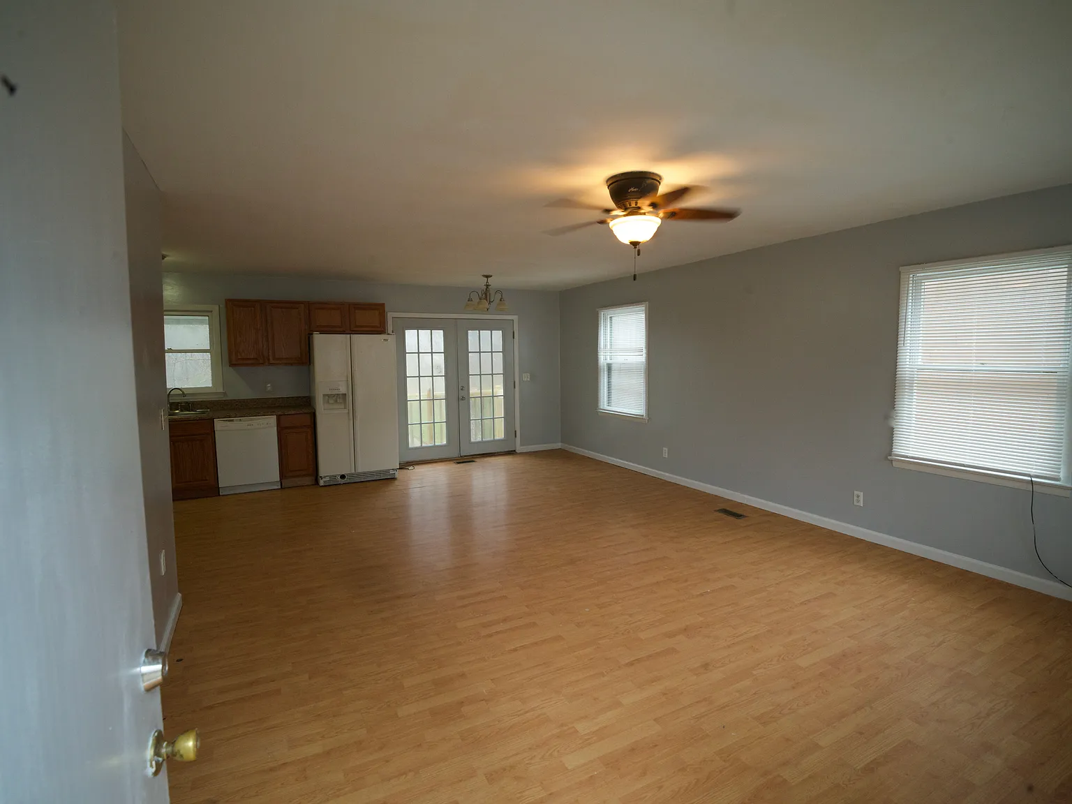 5 bed, 2160 sqft, $2,200 — Photo 4